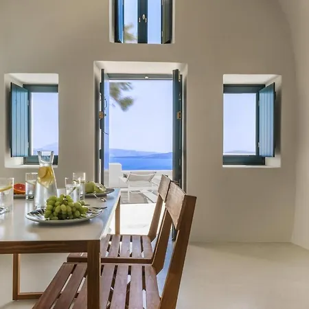 Beautiful Holiday In Oia (Santorini)